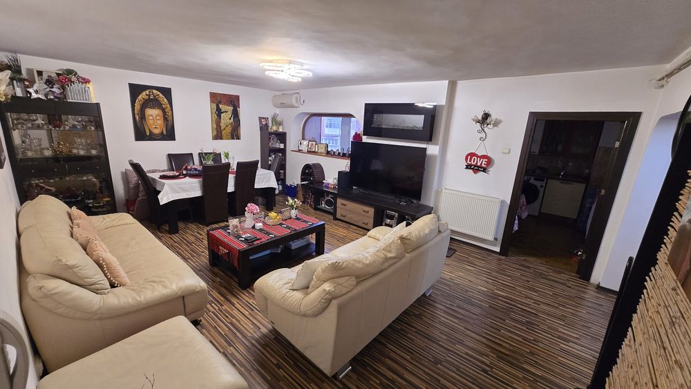 Apartament 3 camere spațios