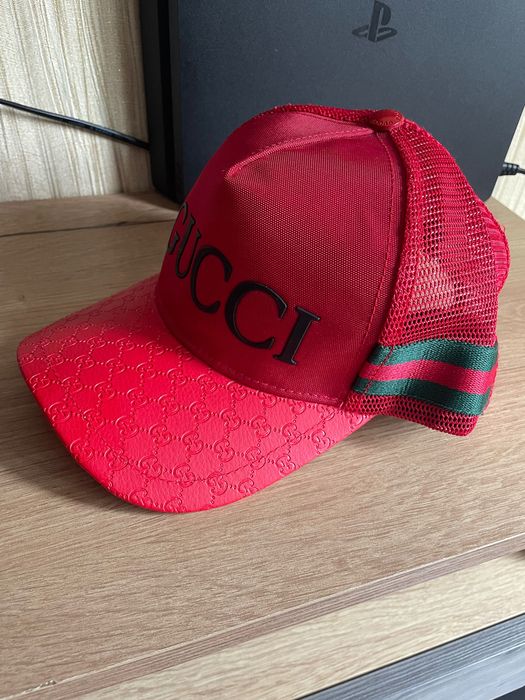 Лятна шапка червена