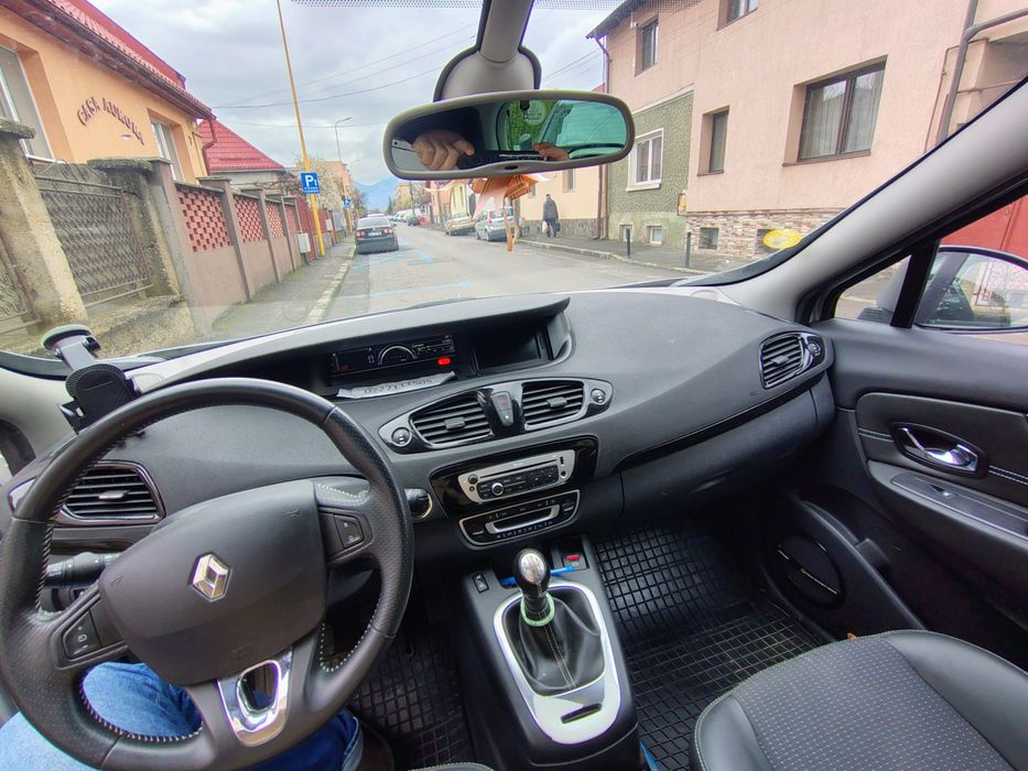 Renault Scenic avariat