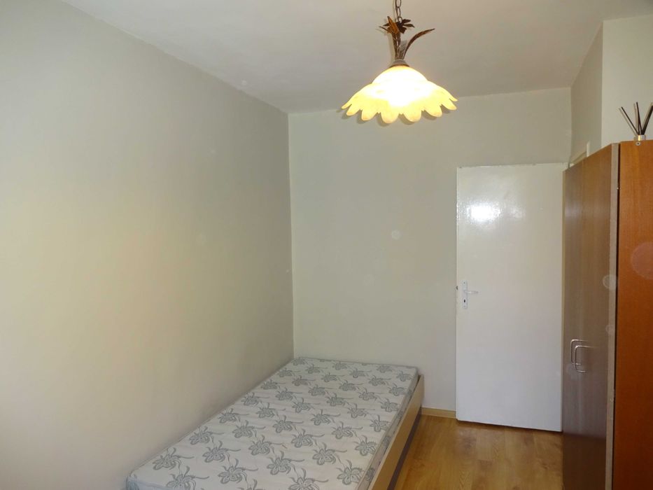 Дава се под наем Двустаен апартамент в Варна, Левски - 70 кв.м за 306 € - Снимка #2