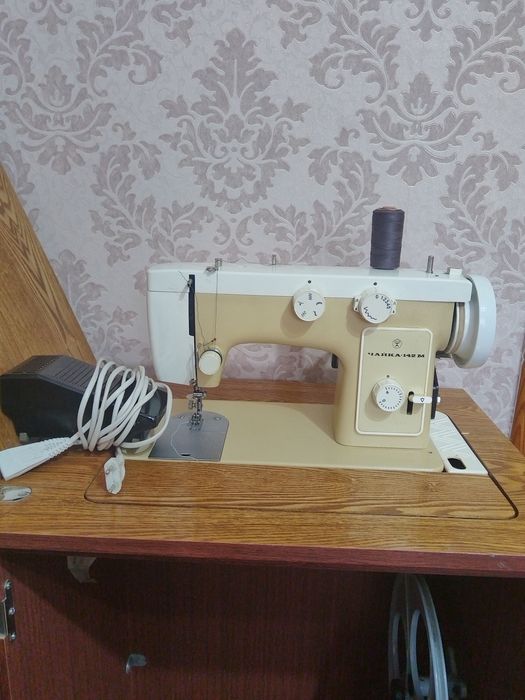 Швейная машинка Чайка 142М