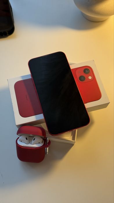 iPhone 13 256GB RED - Ediție limitată + Airpods Gen2