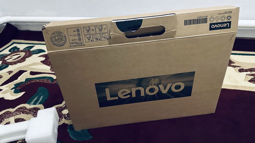 Ноутбук  lenovo.