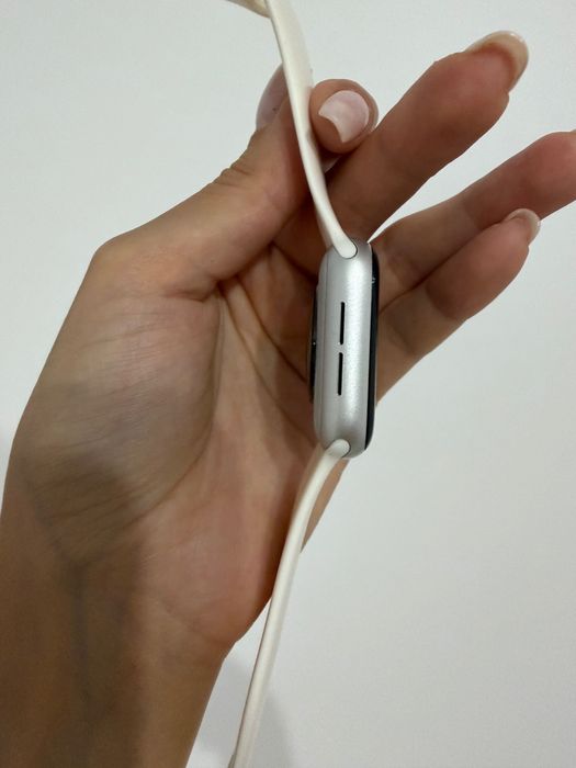 Apple Watch SE (generația a 2-a) GPS, 40 mm
