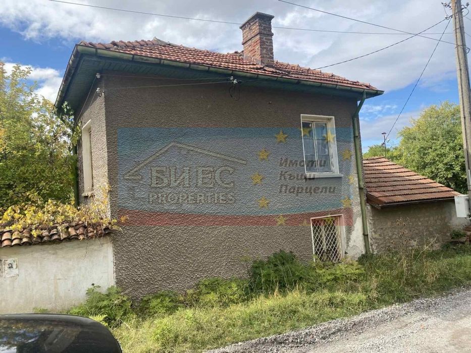 Къща в с. Гълъбник