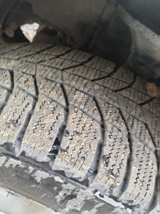 Зимние шины продается