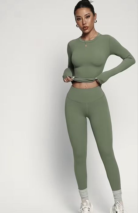 Спортен комплект клин + блуза — висока талия