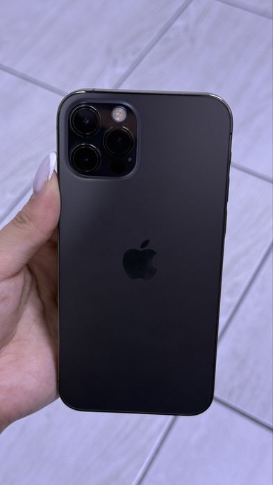 //4886/ iPhone 12 pro/