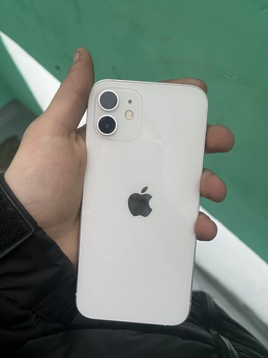 Продам айфон 12