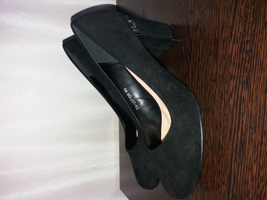 Продам новые туфли