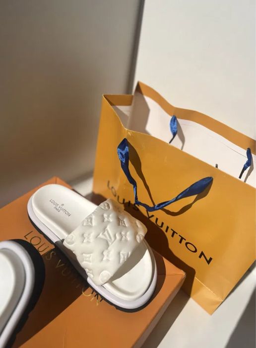 Papuci Louis Vuitton