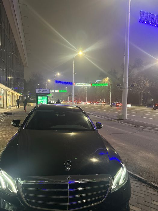 Srochno sotiladi Mercedes w213 universal kuzov, tozza kraska