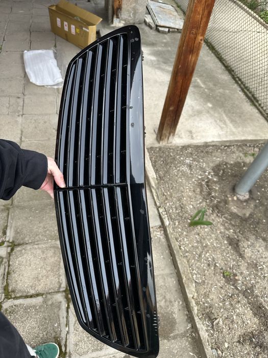 Предна решетка за Mercedes W211