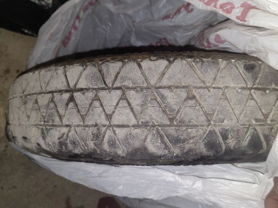 Резервна гума - патерица