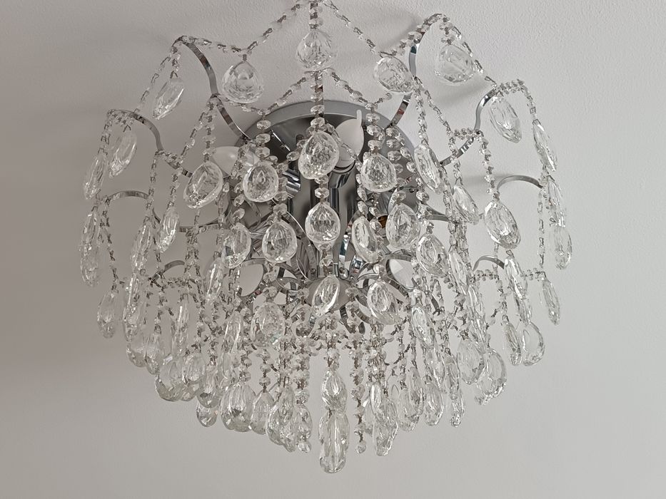 Люстра гостевая продам