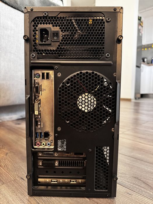 PC Gaming AMD A8-7650K, nVIDIA GTX 1060 6GB | 16 GB RAM | Benq | Razer