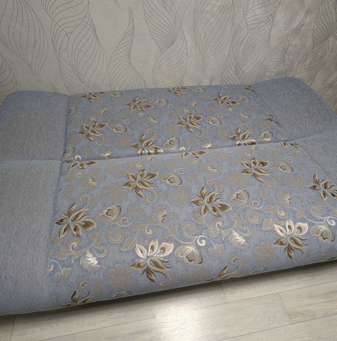 Продам диван в хорошем состоянии