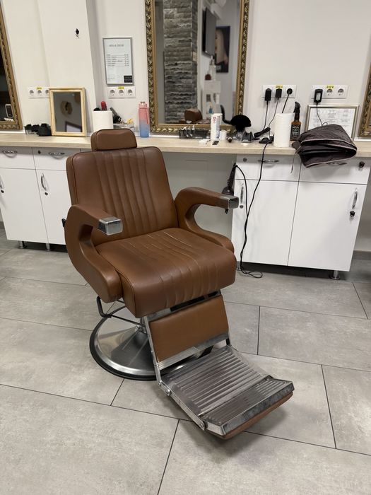 Vand 4  scaune frizerie