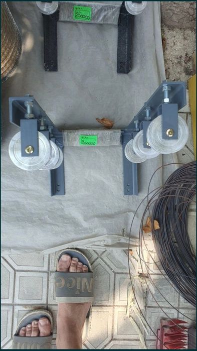 Бельевые кронштейны с  роликами и установкой