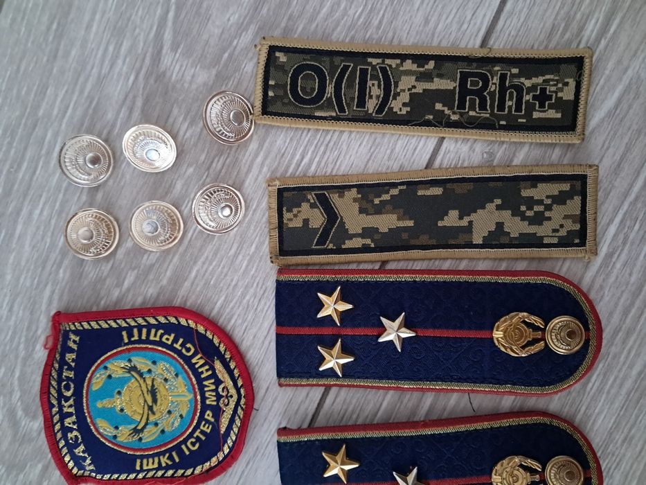 Нашивки разные продам.