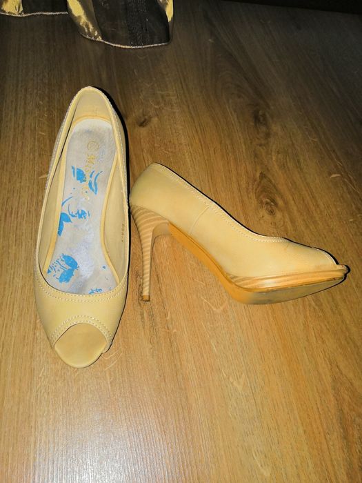 Туфли женские, р. 38