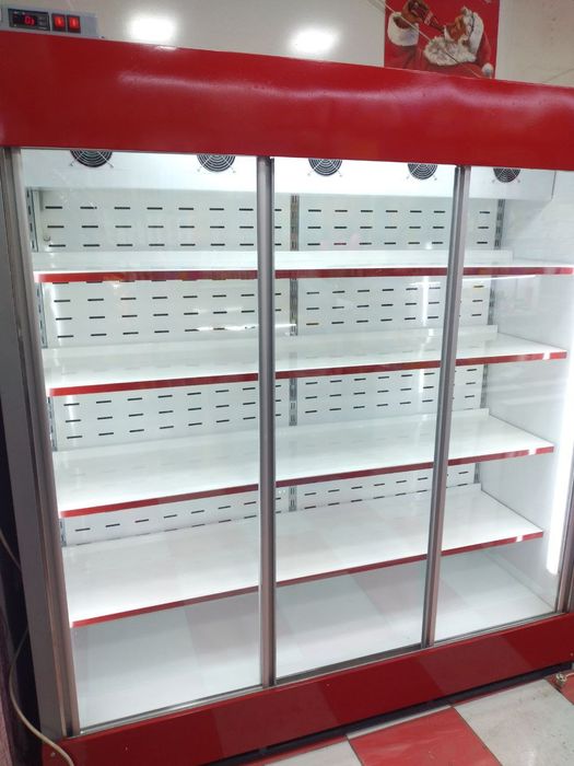 Витрина холодильник