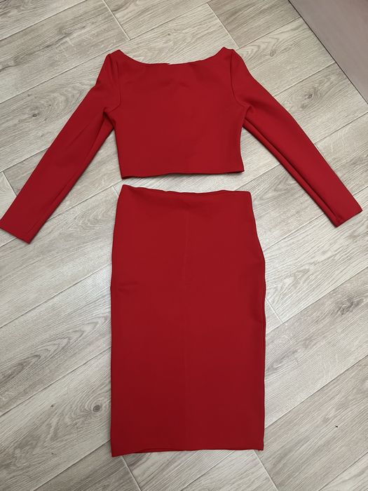 Костюм-двойка: топ и юбка-карандаш