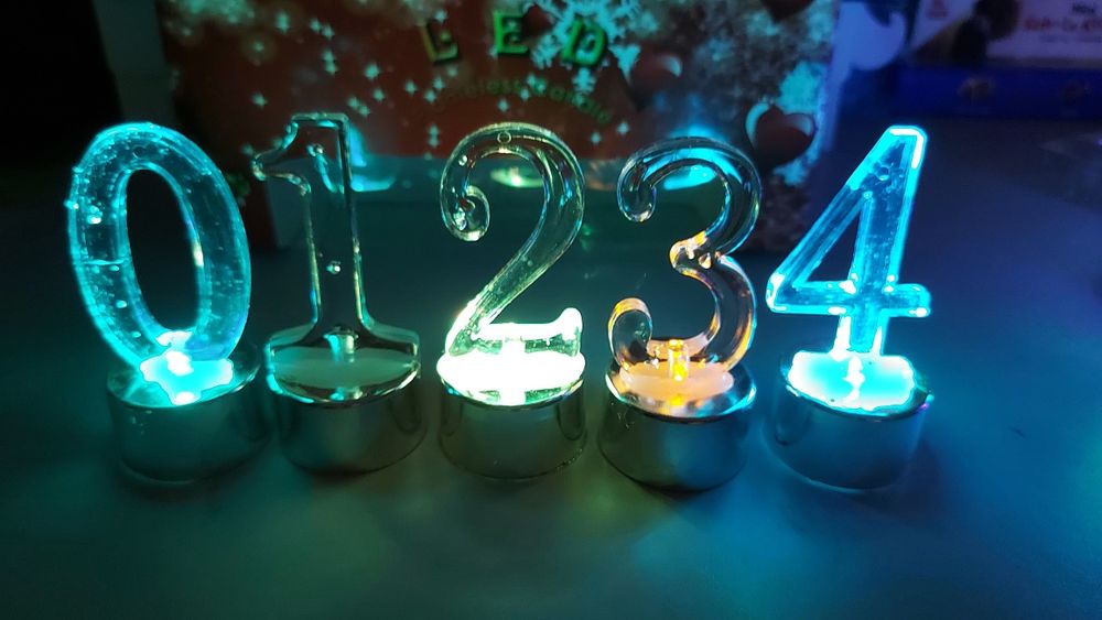 Set de numere multicolore -led