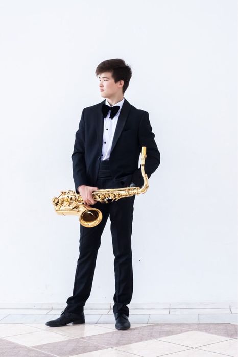 Саксофонист (Живая музыка). Саксофон