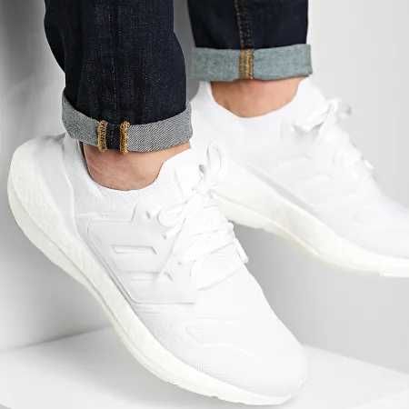 Оригинални спортни обувки ADIDAS ULTRABOOST 22    EU38 2/3 - 39 1/3