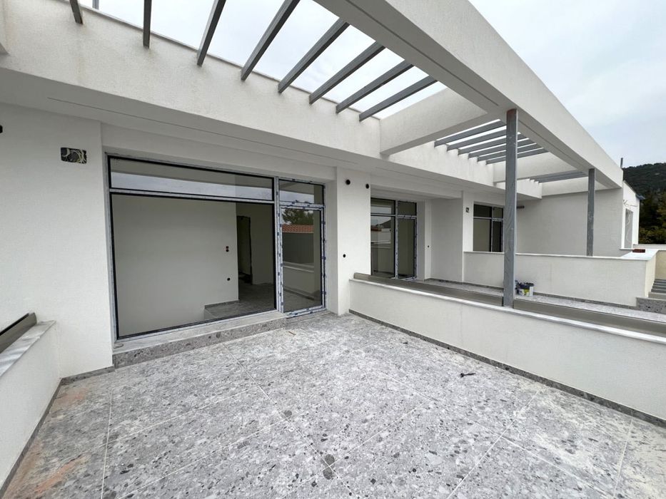 Луксозен мезонет с морска гледка за продажба в Палио, Гърция