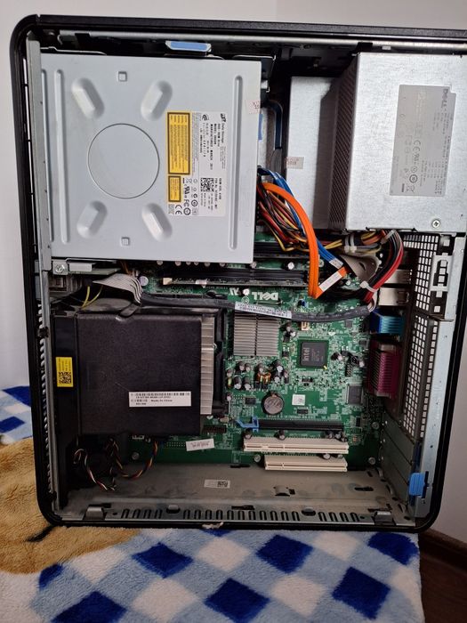 Vând PC Dell în stare foarte bună