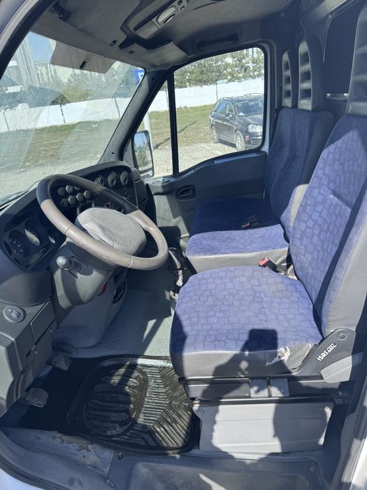 De vanzare iveco motor 2300 an de fabricatie 2003 masina este pe dublu