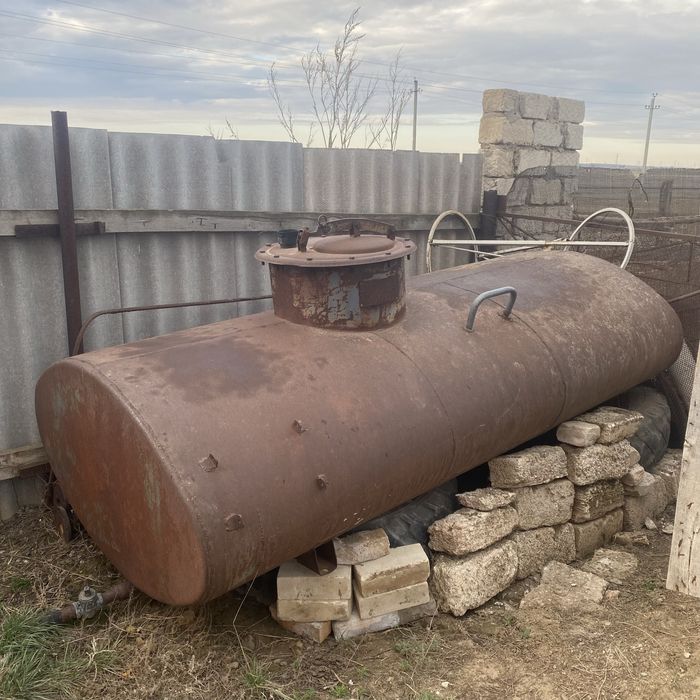 Продам емкость 3-куб