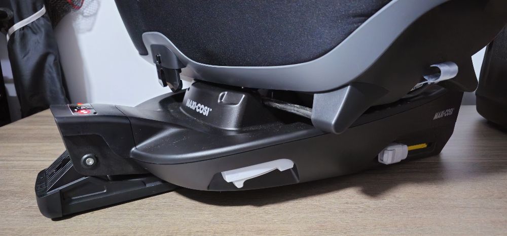 Landou Auto Maxi Cosi Jade + baza Isofix FamilyFix 3