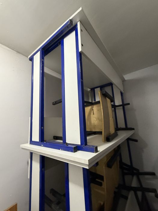 Парты школьные и стулья