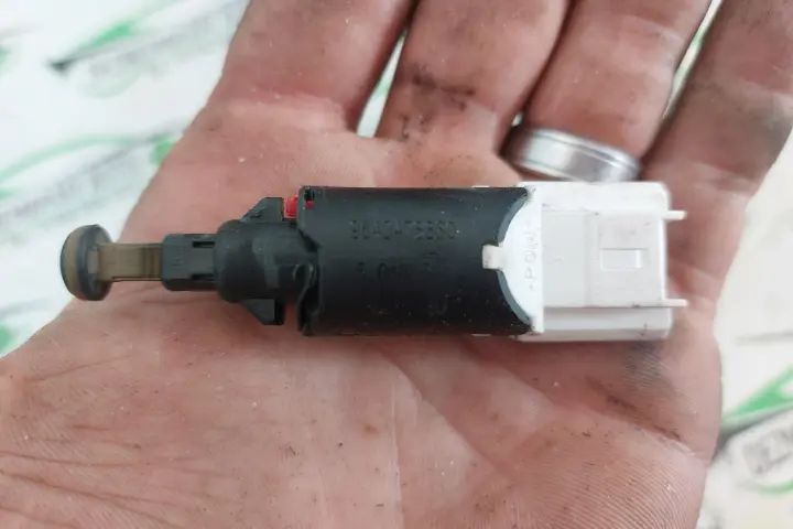 Comutator lumini frana Peugeot 307 2005