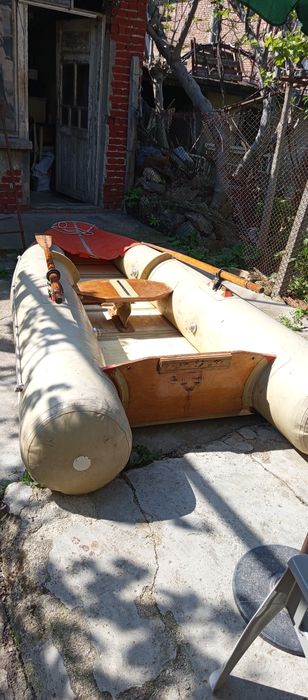 Лодка английска с твърдо дъно