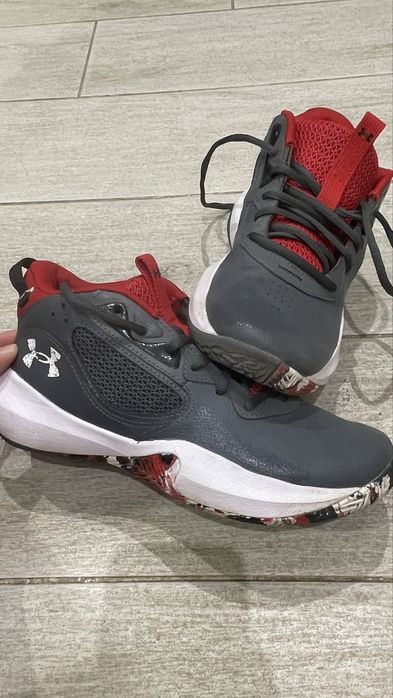 Обувки на under armour