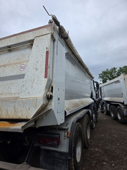 Camion 8x4 iveco