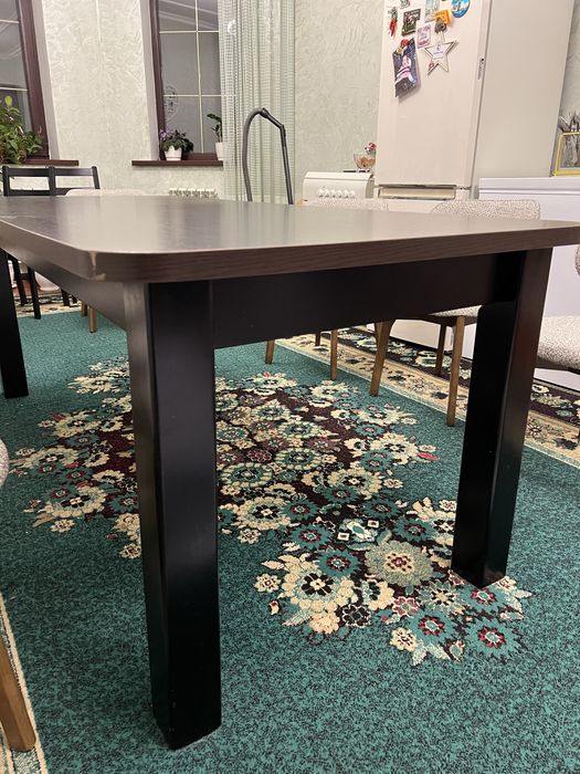 Стол и 6 стульев