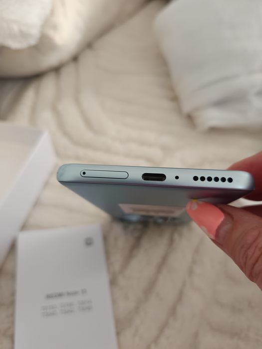 Продавам чисто нов  смартфон REDMI NOTE 15