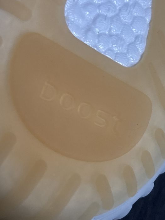 yeezy 350 V2 Zyon