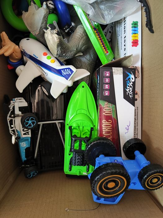 Игрушки продам дёшево