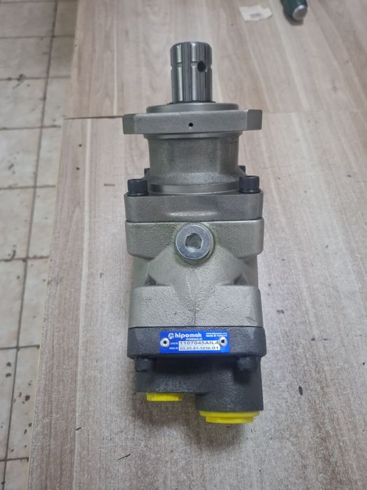 Насос аксиально-поршневой