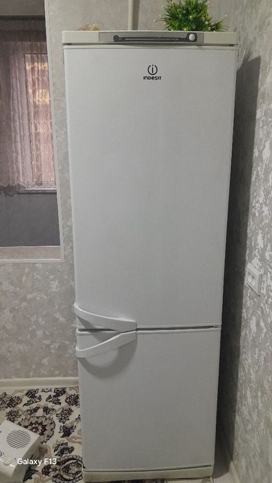 Muzlatgich INDEZIT холодилник