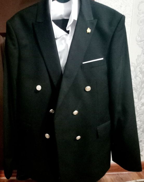 Kastum shim erkakla uchun