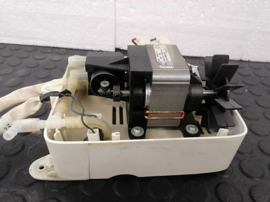 Pompa de vid EPV30.70.11 frigider Hotpoint Ariston , ventilator / R17