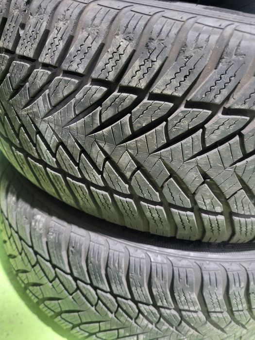 3 бр зимни 225/45/17 Goodyear Runflatt