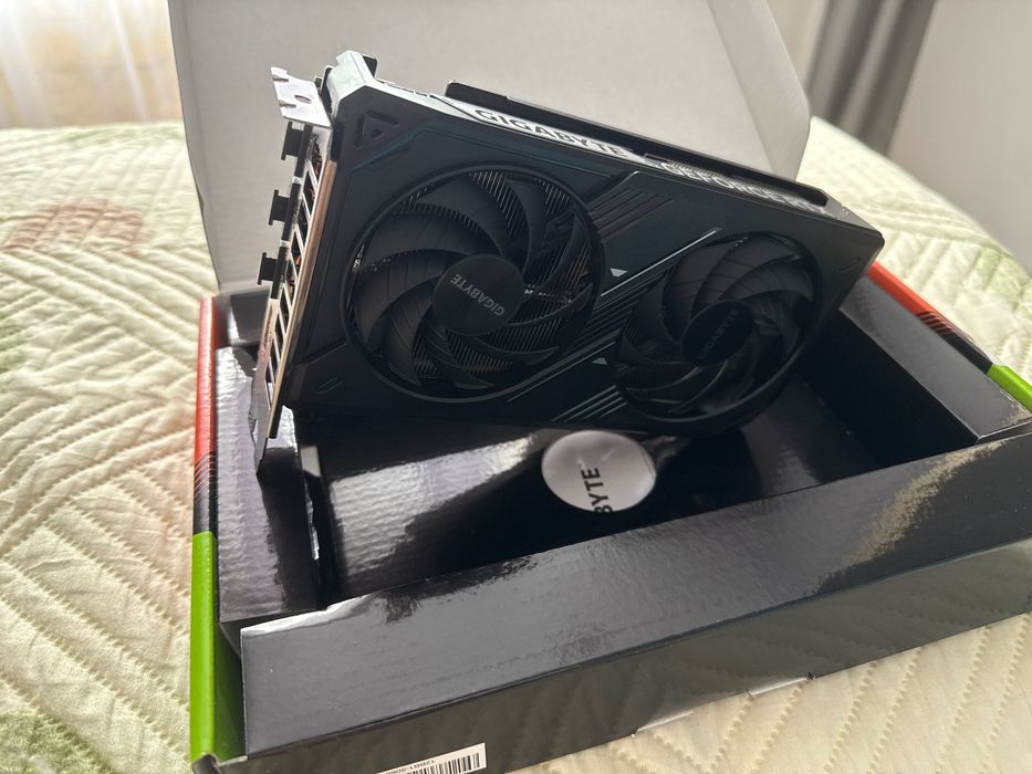 Видеокарта Gigabyte RTX 5060 Windforce Max OC, 8 GB